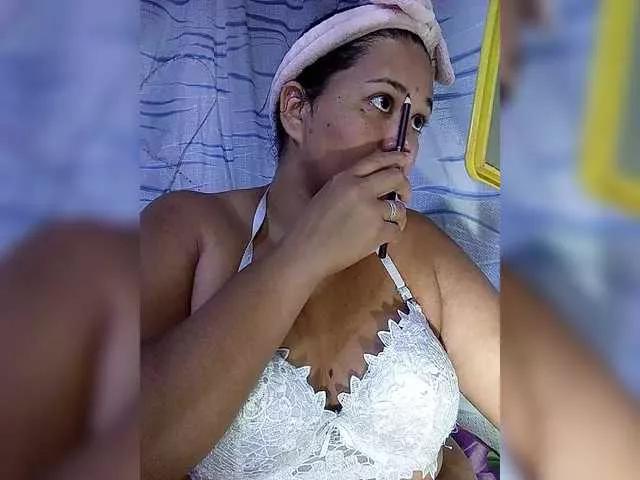 Letty33 from BongaCams