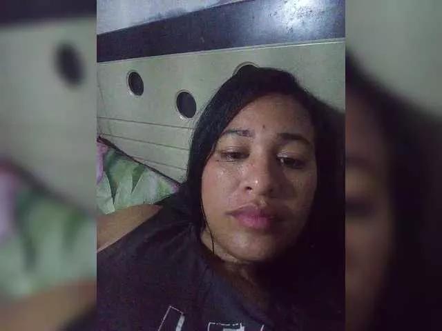 Letty33 from BongaCams