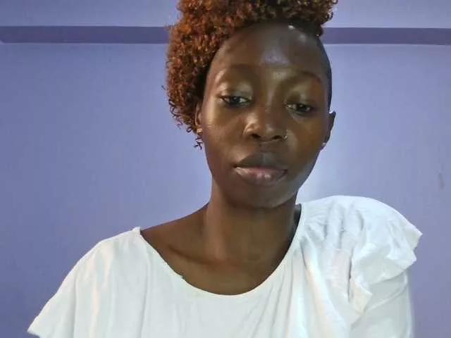queen-innocent from BongaCams
