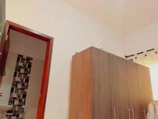 selena-luxs from CamSoda