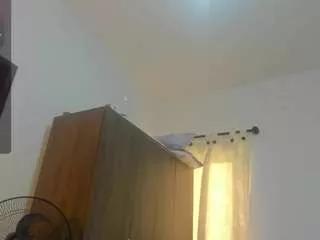 selena-luxs from CamSoda