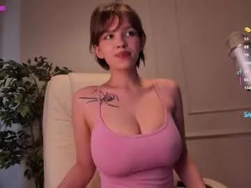 adalyn_glow from Chaturbate
