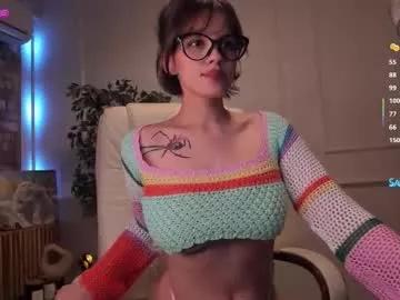 adalyn_glow from Chaturbate
