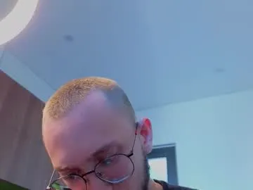 Freechat adelia_ntmu on Chaturbate