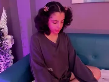 alessiia__ — Make my pretty face messy and sloppy // GOAL: Show boobs + oil [47 tokens left] #ebony #submissive #orgasm #milk #new