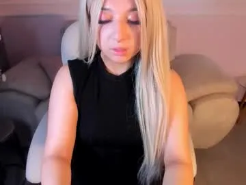 Freechat anavelvet on Chaturbate