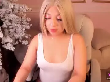 Freechat anavelvet on Chaturbate