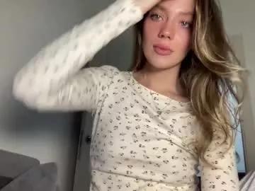 Naked Room angel_from_sky 