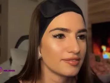 Freechat angelmi171 on Chaturbate