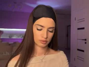 Freechat angelmi171 on Chaturbate