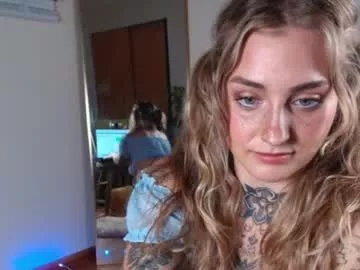 Away bambidear420 on Chaturbate