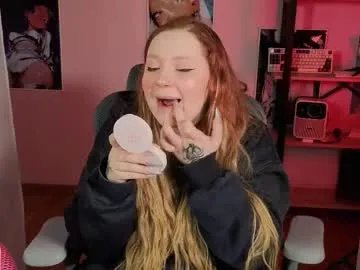 carolina_winter — GOAL: SPANKING NO PANTIES  <3 #redhead #nonude #squirt #german #curvy [111 tokens remaining]