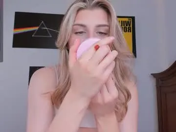 Freechat cassieholland on Chaturbate