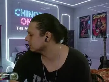 Away chinoroz on Chaturbate
