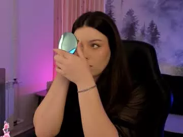 Freechat coralinekeyns on Chaturbate