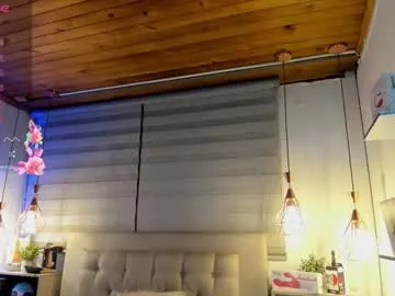 Freechat cristal__hot_1 on Chaturbate