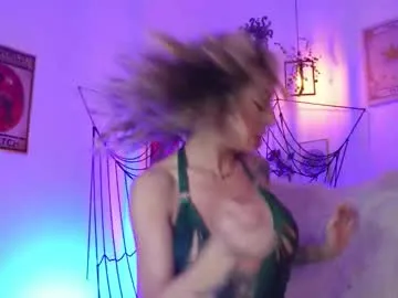 Freechat curlynatashaa on Chaturbate