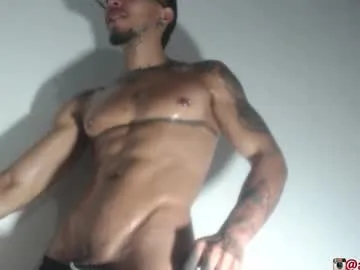 Chaturbate dominic_donnovan is Freechat dominic_donnovan — Play with my muscles , make me high #muscle #master #bbc #straight #findom