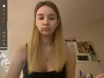 Freechat edlinhazleton on Chaturbate