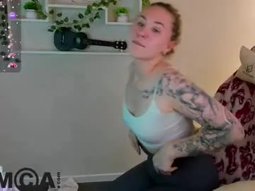 elsie_cutties — show ass [19 tokens left] #puffynipples #smalltits #18 #daddysgirl  #cute