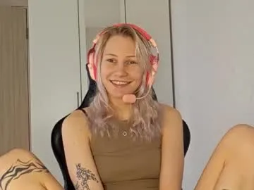 foxysable — Goal: Make a beautiful leg show   ---  all me Kate! #new #shy #teen #18 #young [0 tokens remaining]