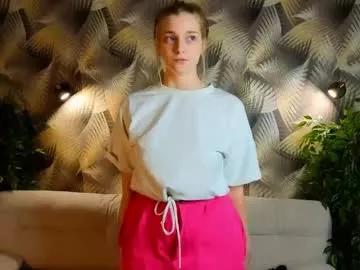 Naked Room girl_cute_monica 
