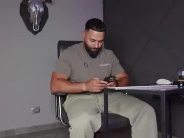 Freechat glennmasters on Chaturbate