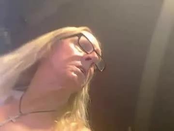 handystud33 from Chaturbate