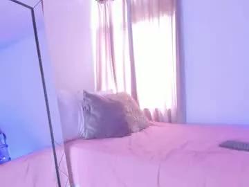 Naked Room hanna_cupper 
