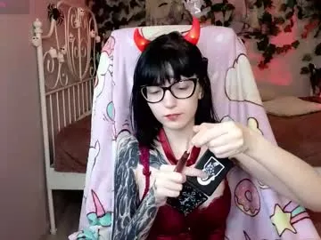 Freechat hazeltompson on Chaturbate