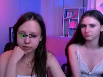 helly_kiss from Chaturbate
