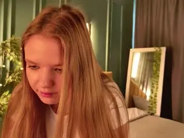 hidden_charm_ on Chaturbate 