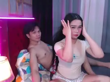 Freechat hoelymolly on Chaturbate