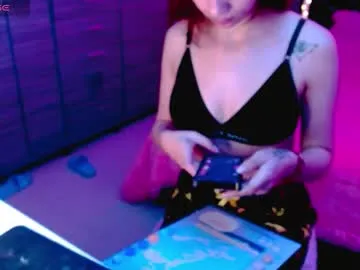 holy_juli2 — shoow bobbs [180 tokens left] lets have some fun together :) #feet #daddy #natural  #latina #lovense