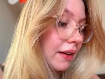 Freechat horney_audrey on Chaturbate