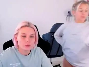 Freechat hottyblonds on Chaturbate