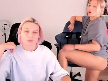 Freechat hottyblonds on Chaturbate