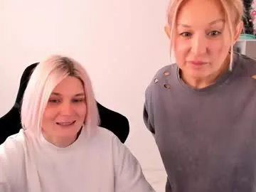 Freechat hottyblonds on Chaturbate