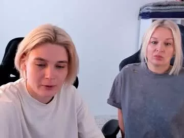 Freechat hottyblonds on Chaturbate