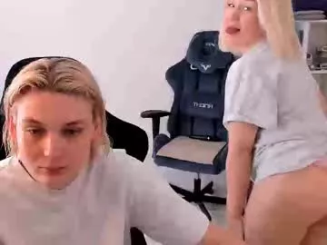 Freechat hottyblonds on Chaturbate