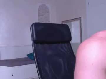 Freechat ivanhydee on Chaturbate