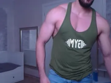 Freechat ivanhydee on Chaturbate