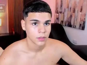 james_jonnes from Chaturbate