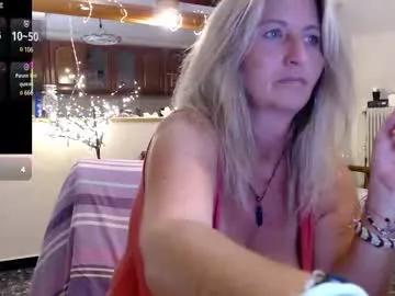 jennadeluxe from Chaturbate