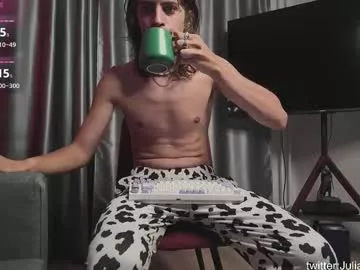 Freechat julian_cassablanca on Chaturbate