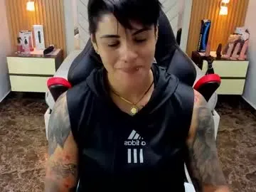 Freechat karolandluna on Chaturbate