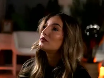 Freechat kellymathews on Chaturbate