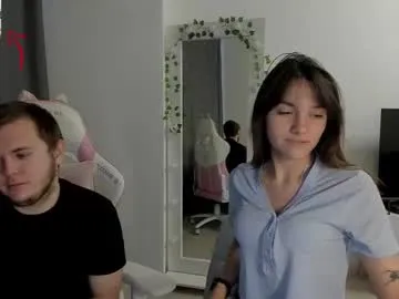 Freechat kesh_mne on Chaturbate