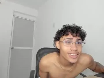 Freechat kings_latins on Chaturbate