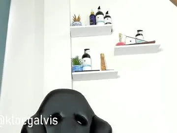 Freechat kloe_squirts on Chaturbate